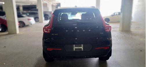 2022 Volvo XC40 T5 R-Design