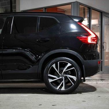 2022 Volvo XC40 T5 R-Design