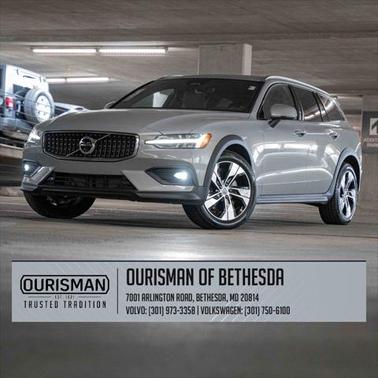 2024 Volvo V60 Cross Country B5 Plus