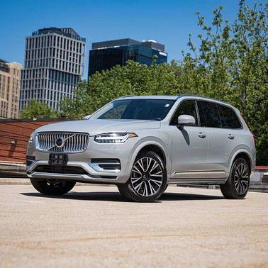 Vapour Grey 2025 Volvo XC90 Plus