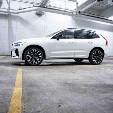 2026 Volvo XC60 B5 Ultra