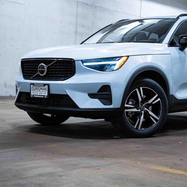 2026 Volvo XC40 B4 Core