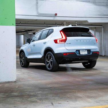 2026 Volvo XC40 B4 Core