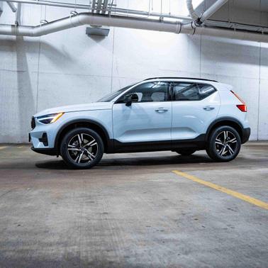 2026 Volvo XC40 B4 Core