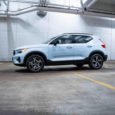2026 Volvo XC40 B4 Core