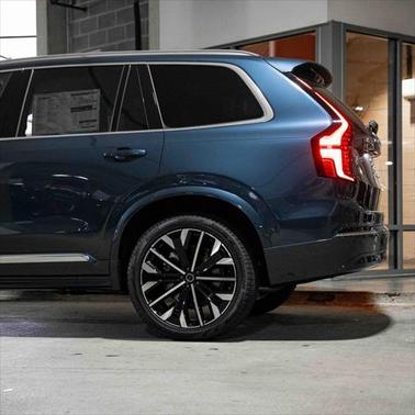 2025 Volvo XC90 Plug-In Hybrid T8 Plus 7-Seater