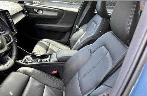 Fjord Blue 2023 Volvo XC40 Ultimate
