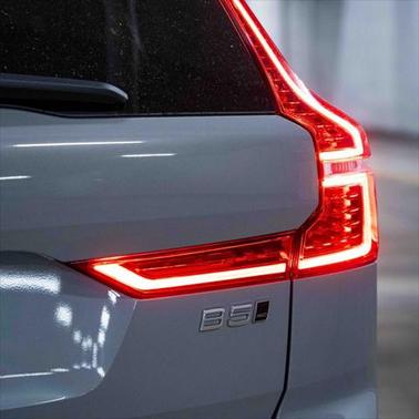 2025 Volvo XC60 Plus