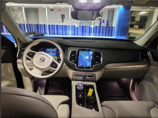 2024 Volvo XC90 Recharge Plug-In Hybrid T8 Ultimate Bright Theme 7-Seater