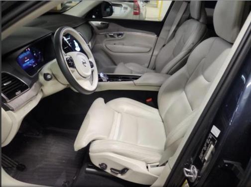 2024 Volvo XC90 Recharge Plug-In Hybrid T8 Ultimate Bright Theme 7-Seater