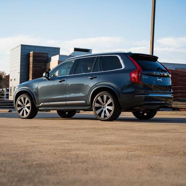 2024 Volvo XC90 Recharge Plug-In Hybrid T8 Ultimate Bright Theme 7-Seater