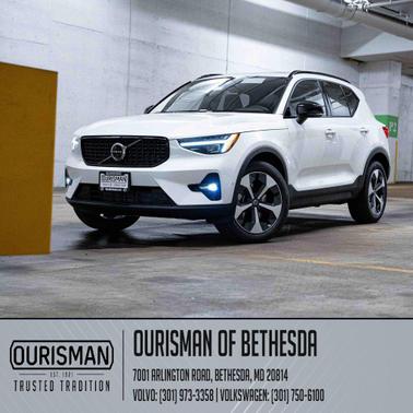 2026 Volvo XC40 B5 Plus