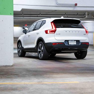 2026 Volvo XC40 B5 Plus