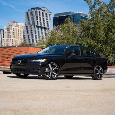 2024 Volvo S60 B5 Core Dark Theme
