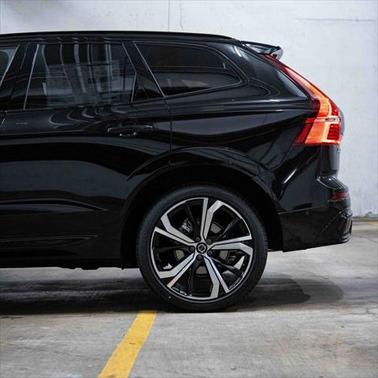 2025 Volvo XC60 B5 Ultra
