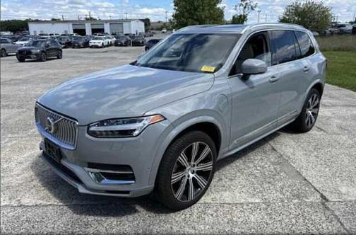 Vapour Grey 2025 Volvo XC90 Plus