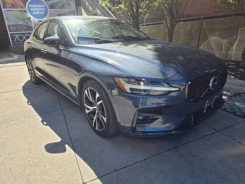 Denim Blue Metallic 2025 Volvo S60 B5 Plus