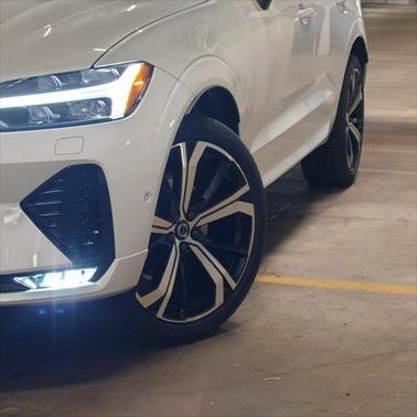 2025 Volvo XC60 B5 Ultra