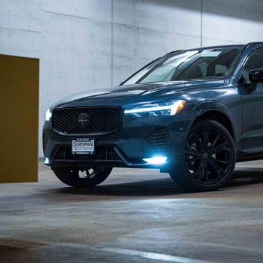 2026 Volvo XC60 B5 Ultra Black Edition