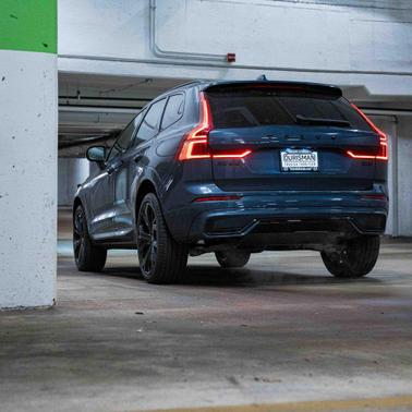 2026 Volvo XC60 B5 Ultra Black Edition