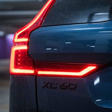 2026 Volvo XC60 B5 Ultra Black Edition