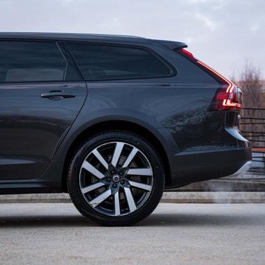 2021 Volvo V90 Cross Country T6