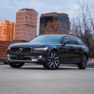 2021 Volvo V90 Cross Country T6