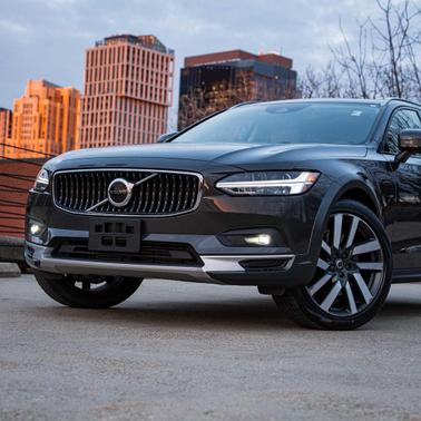 2021 Volvo V90 Cross Country T6