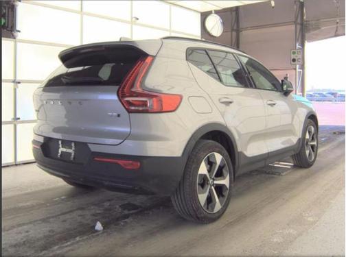 2025 Volvo XC40 B5 Plus Dark Theme