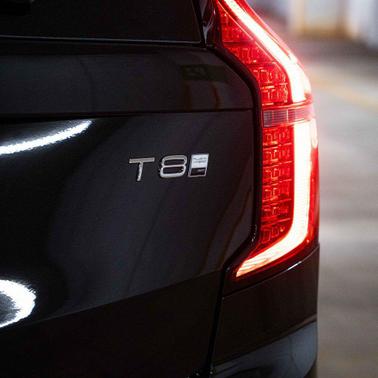 Onyx Black Metallic 2026 Volvo XC90 Plug-In Hybrid Ultra, T8 AWD, Electric/Gasoline, Bright, 7 Seats