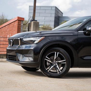 2025 Volvo XC40 Core