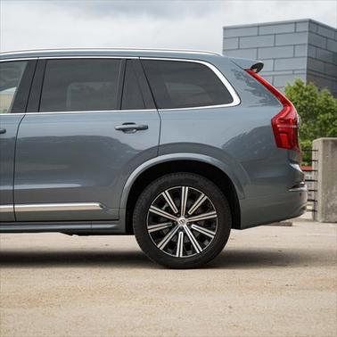 2023 Volvo XC90 B5 Plus