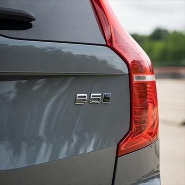 2023 Volvo XC90 B5 Plus