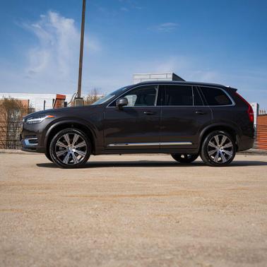 Platinum Grey 2023 Volvo XC90 Plus