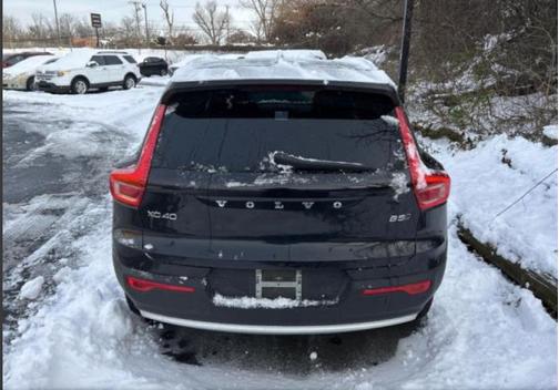 2023 Volvo XC40 B5 Plus Bright Theme