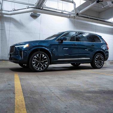 2026 Volvo XC90 Plug-In Hybrid T8 Plus 7-Seater