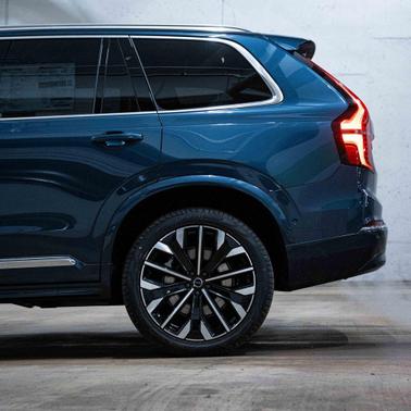 2026 Volvo XC90 Plug-In Hybrid T8 Plus 7-Seater