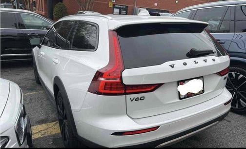 2021 Volvo V60 Cross Country T5