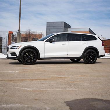 2021 Volvo V60 Cross Country T5