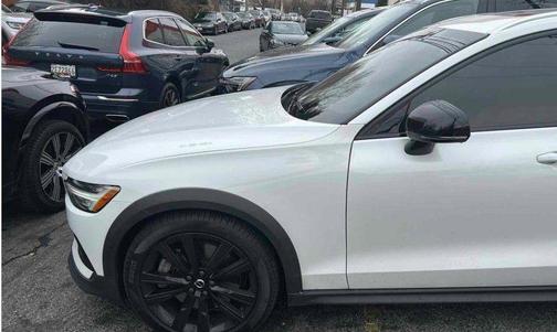 2021 Volvo V60 Cross Country T5