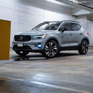 Gray Metallic 2026 Volvo XC40 Ultra, B5 AWD Gas (mild hybrid), Dark