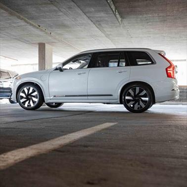 2024 Volvo XC90 Recharge Plug-In Hybrid T8 Ultimate Bright Theme 7-Seater