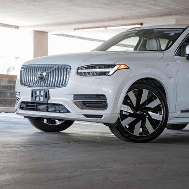 2024 Volvo XC90 Recharge Plug-In Hybrid T8 Ultimate Bright Theme 7-Seater