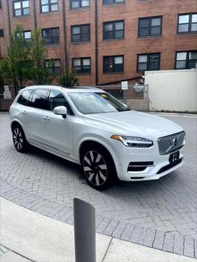 2024 Volvo XC90 Recharge Plug-In Hybrid T8 Ultimate Bright Theme 7-Seater