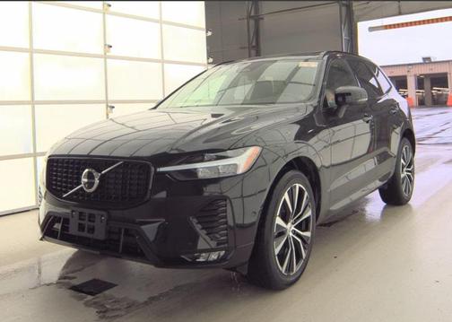 2025 Volvo XC60 B5 Plus