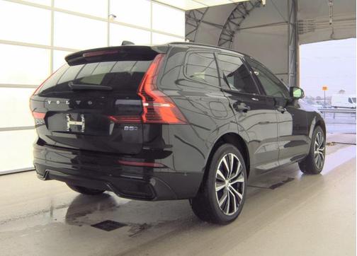 2025 Volvo XC60 B5 Plus