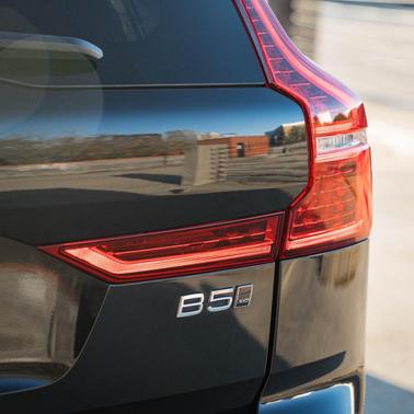 2025 Volvo XC60 B5 Plus
