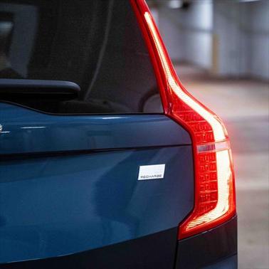 2024 Volvo XC90 Recharge Plug-In Hybrid T8 Ultimate Bright Theme 7-Seater