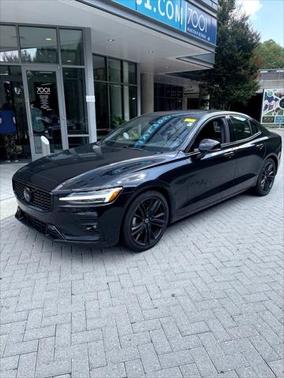 2024 Volvo S60 B5 Plus Black Edition