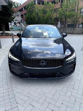 2024 Volvo S60 B5 Plus Black Edition